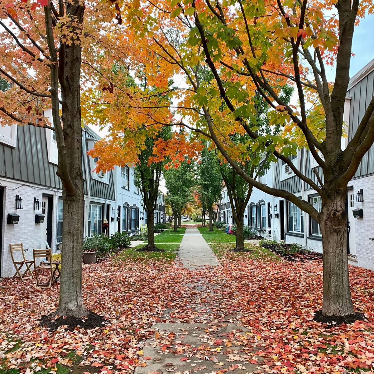 Townhouse for rent at 1900 - 1910 Green Bay Rd, Highland Park, IL 60035
