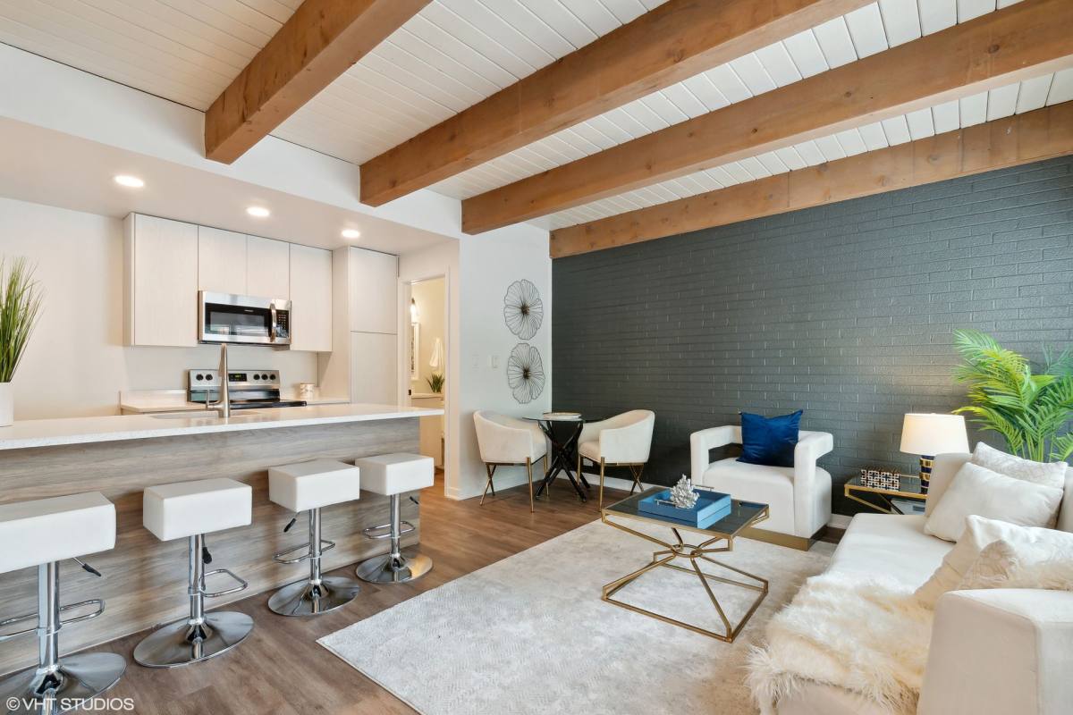 Townhouse for rent at 1900 - 1910 Green Bay Rd, Highland Park, IL 60035