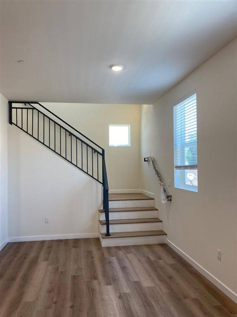 Townhouse for rent at 16753-16755 1 2 Sherman Way, Van Nuys, CA 91406