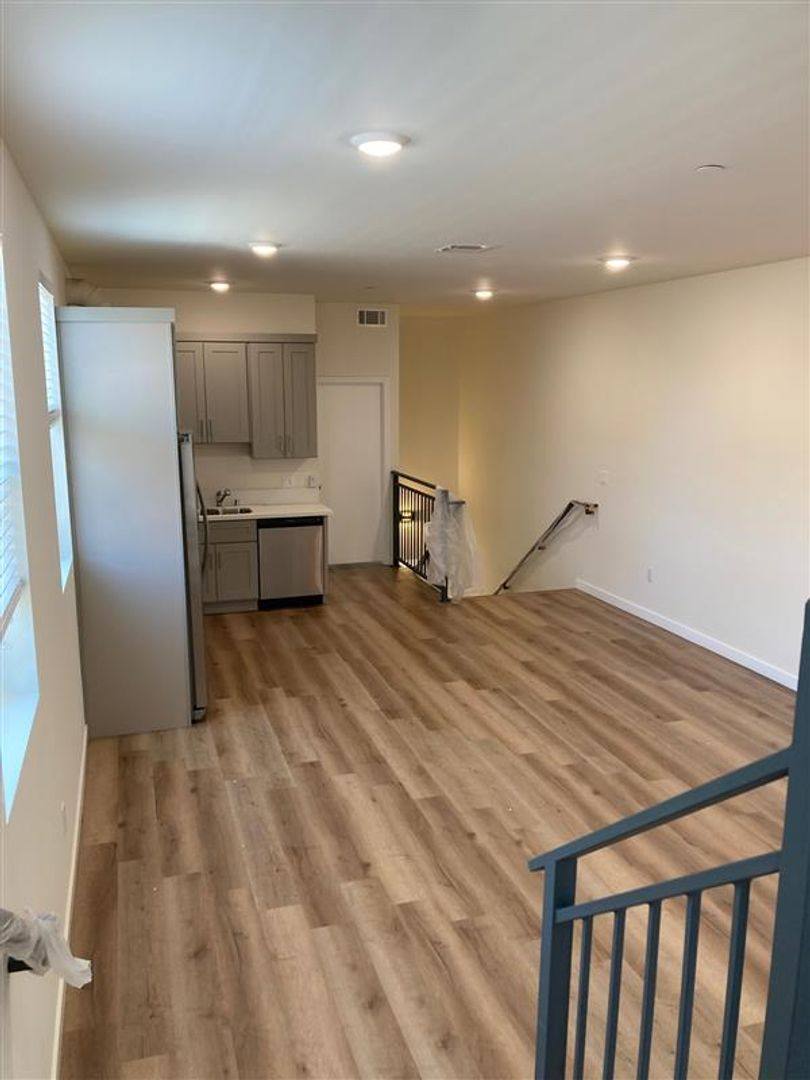 Townhouse for rent at 16753-16755 1 2 Sherman Way, Van Nuys, CA 91406