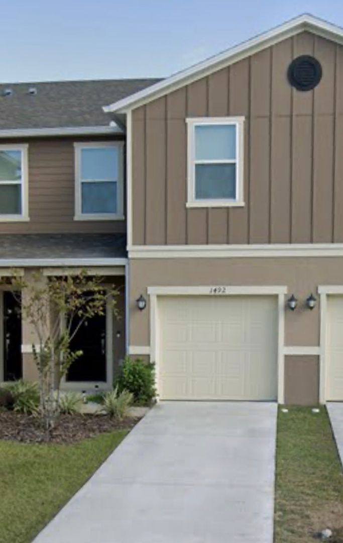 Townhouse for rent at 1492 Mirabella Cr, Davenport, FL 33897