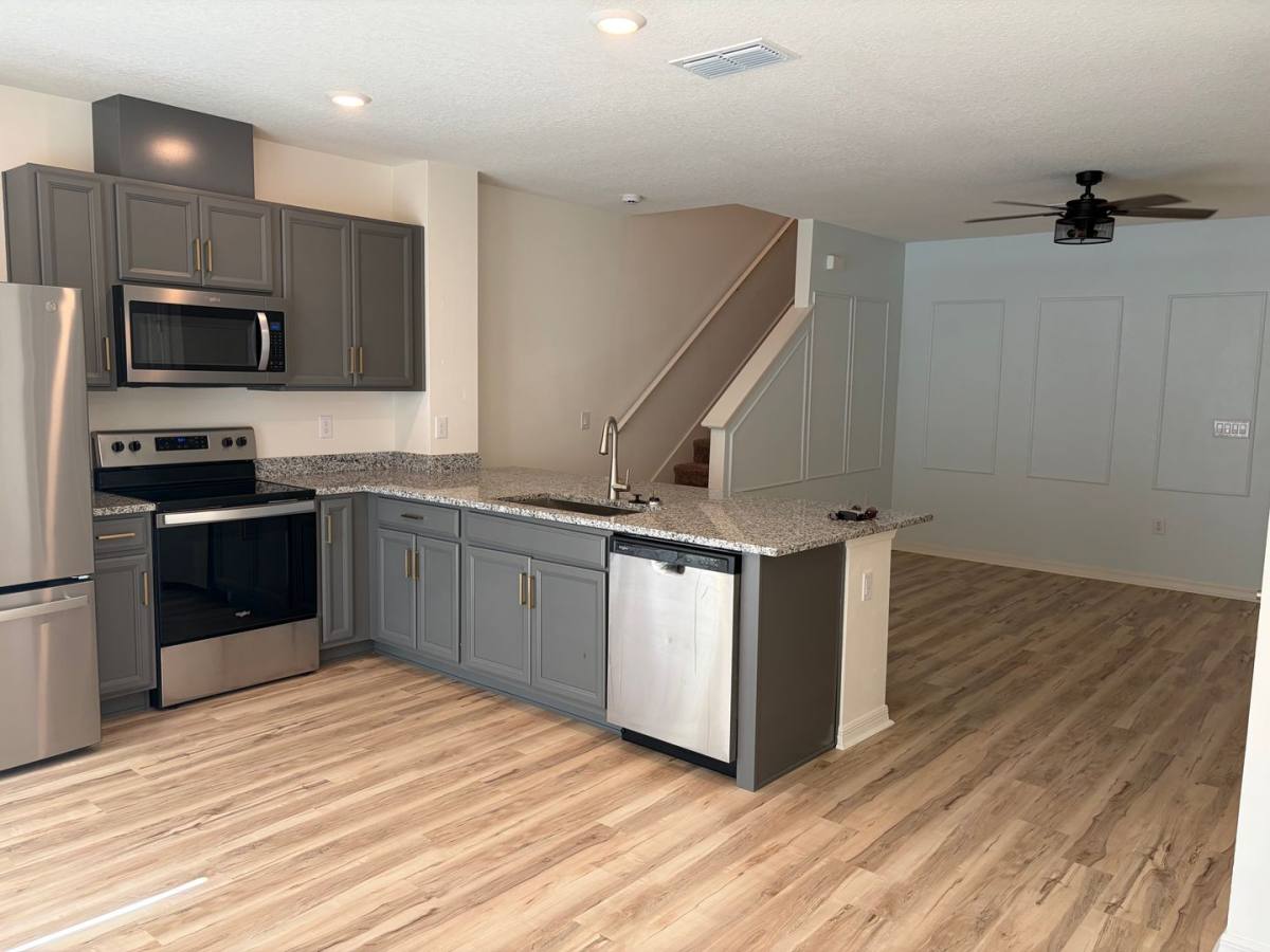 Townhouse for rent at 1492 Mirabella Cr, Davenport, FL 33897