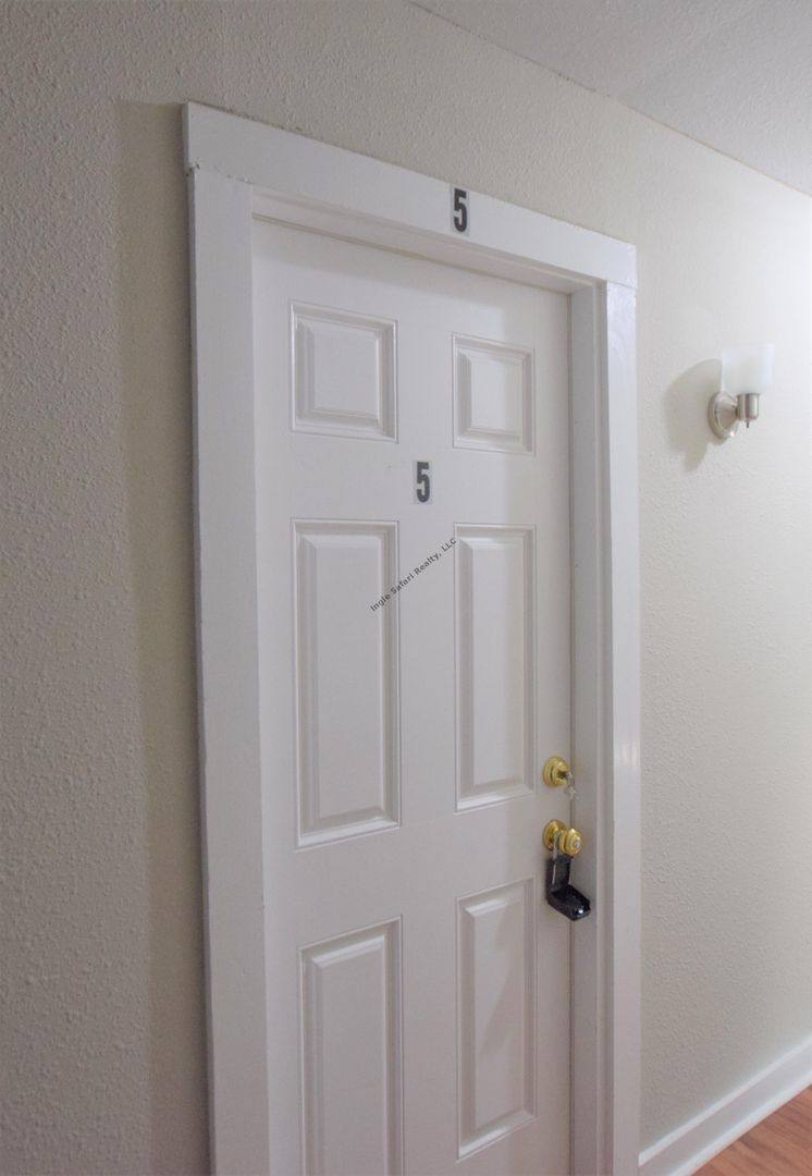 Apartment for rent at 441 Clarence St, Lake Charles, LA 70601