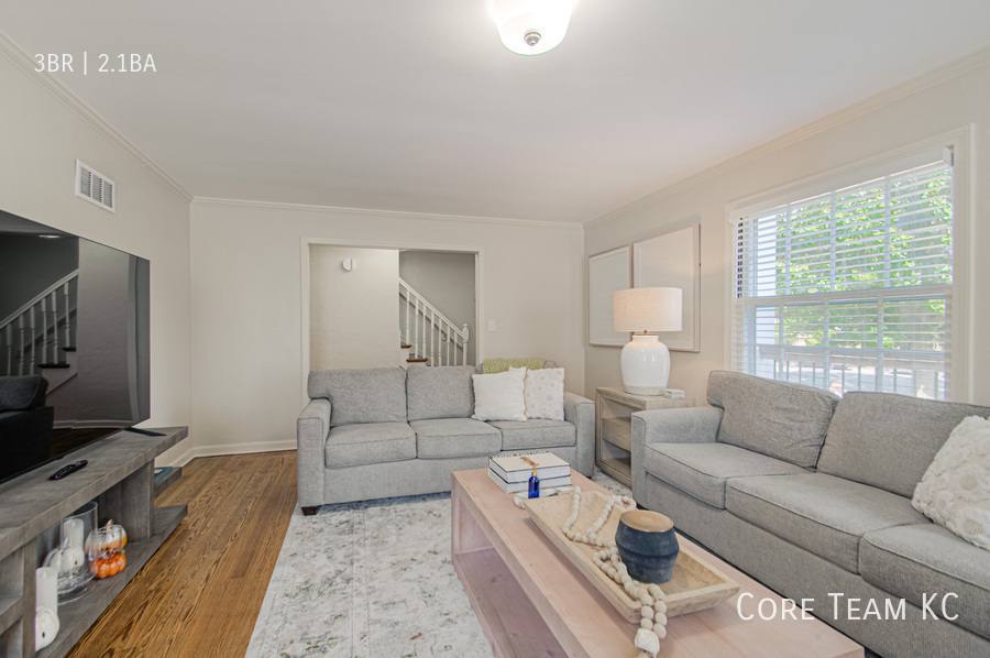 Townhouse for rent at 629 E Meyer Blvd #629, Kansas City, MO 64131