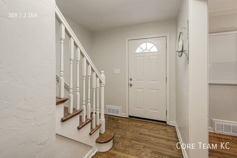 Townhouse for rent at 629 E Meyer Blvd #629, Kansas City, MO 64131