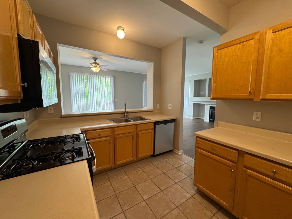 Townhouse for rent at 6251 Commonwealth Dr #1, Loves Park, IL 61111