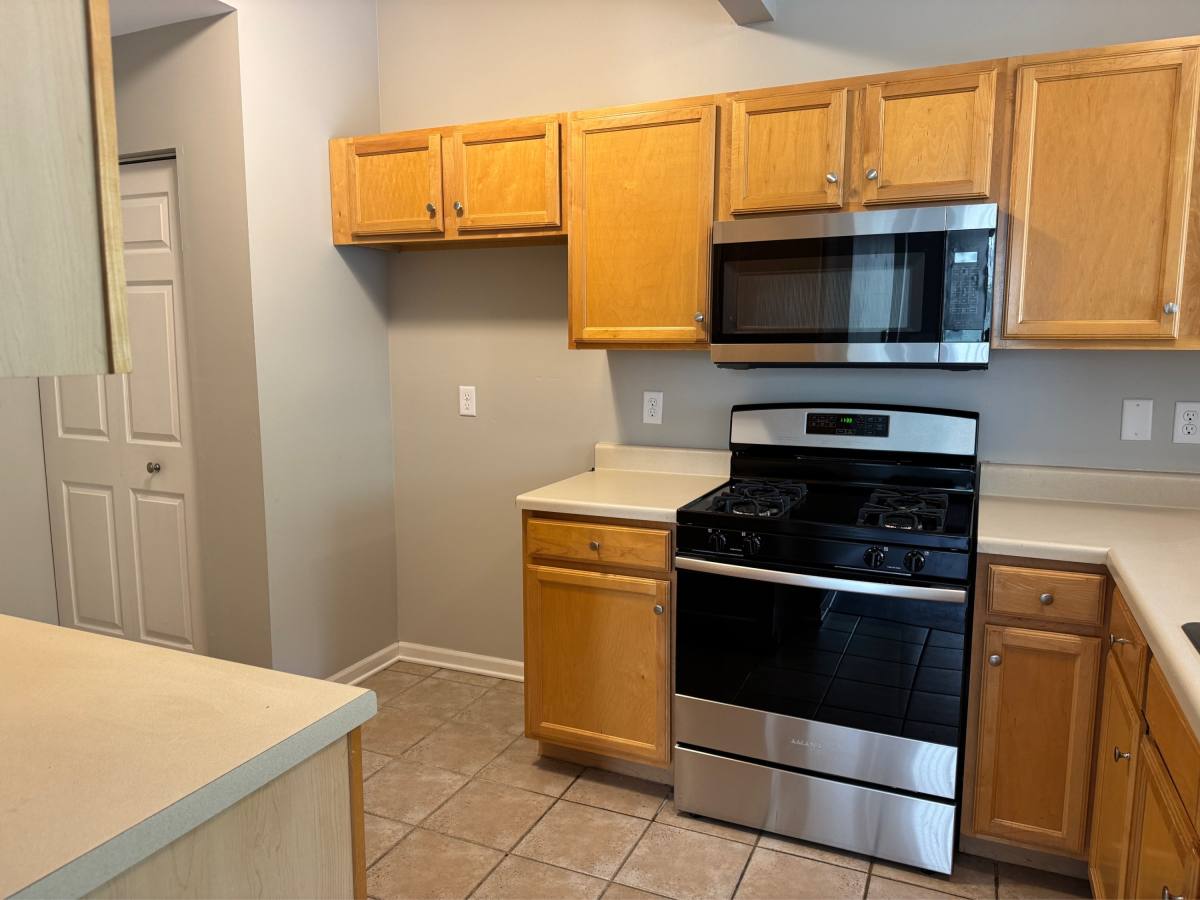 Townhouse for rent at 6251 Commonwealth Dr #1, Loves Park, IL 61111
