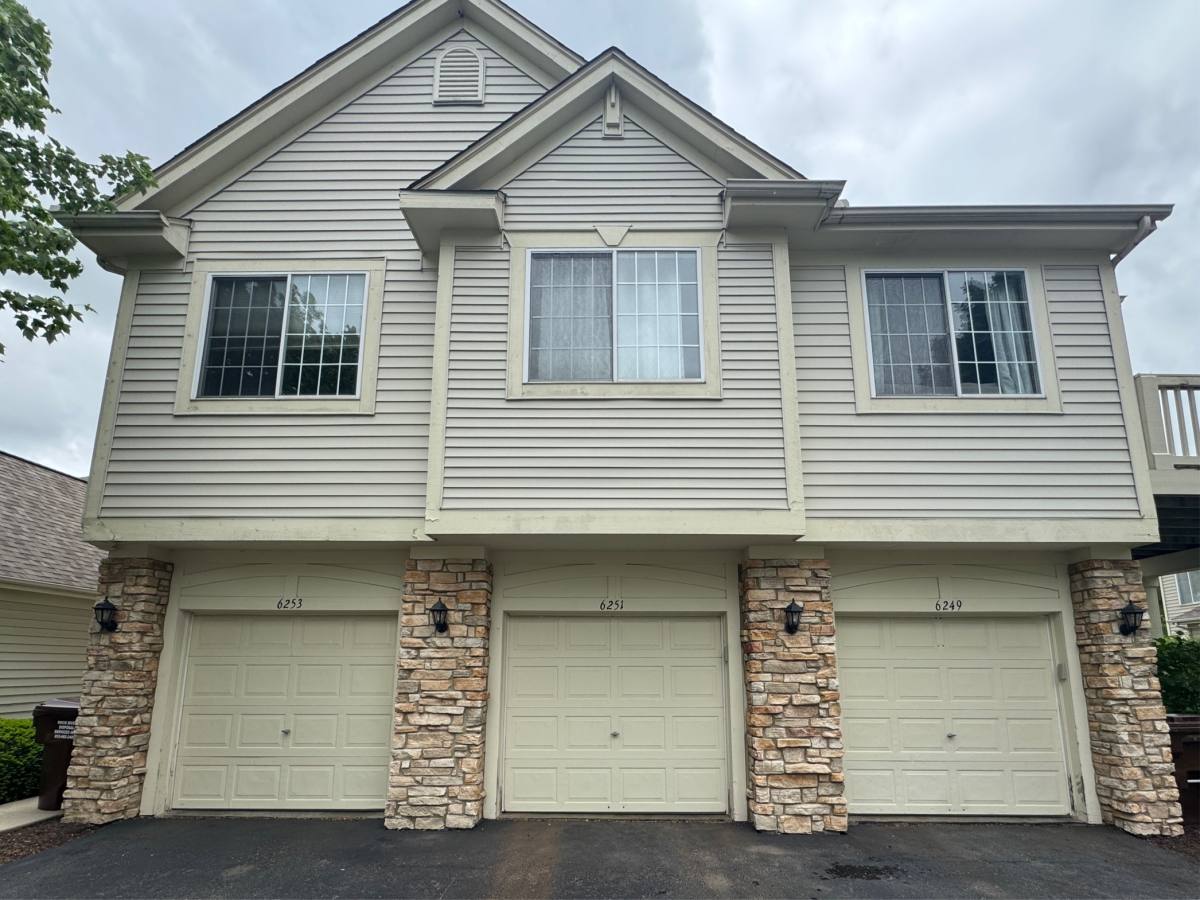 Townhouse for rent at 6251 Commonwealth Dr #1, Loves Park, IL 61111