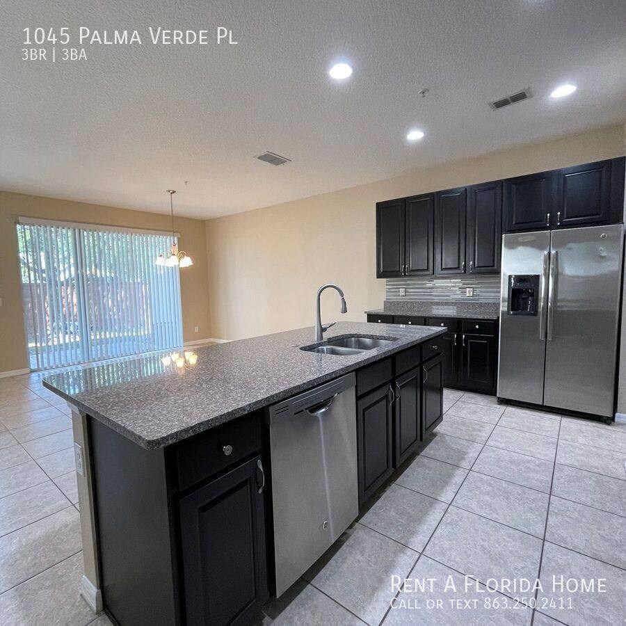 Townhouse for rent at 1045 Palma Verde Place, Apopka, FL 32712