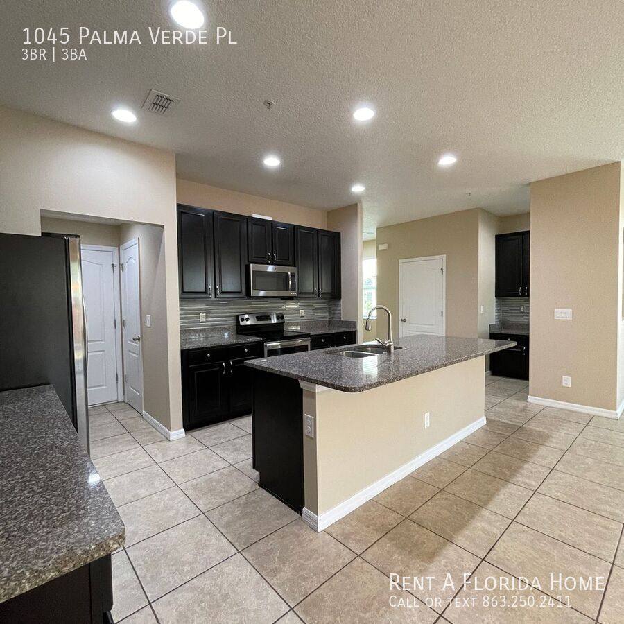 Townhouse for rent at 1045 Palma Verde Place, Apopka, FL 32712