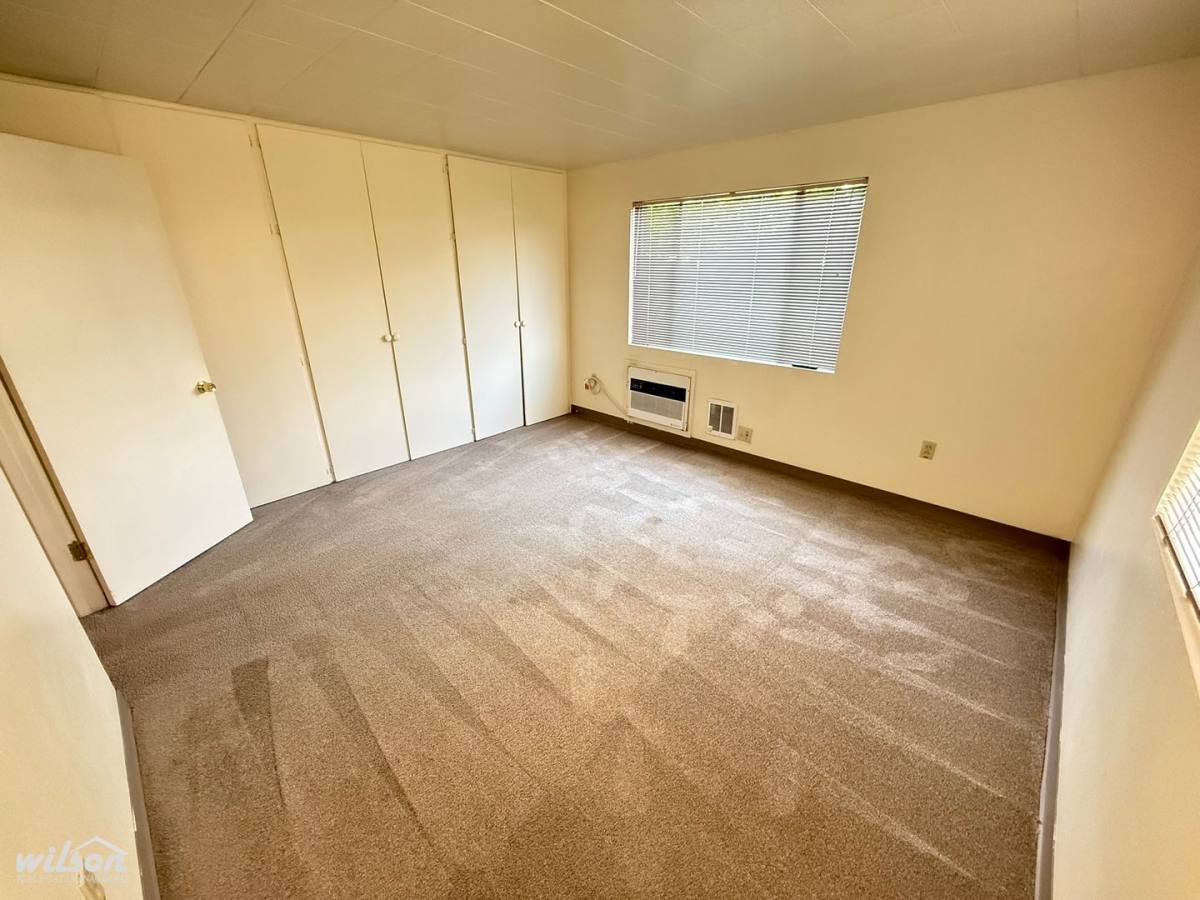 Apartment for rent at 11 S 9th Ave, Yakima, WA 98902