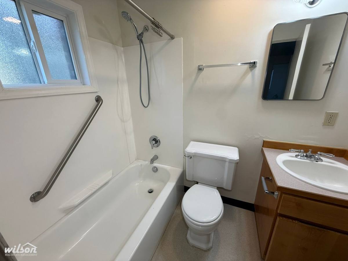 Apartment for rent at 11 S 9th Ave, Yakima, WA 98902