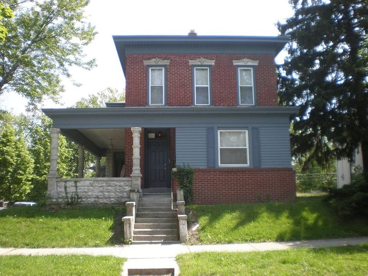 Apartment for rent at 303 W Dewald St, Fort Wayne, IN 46802