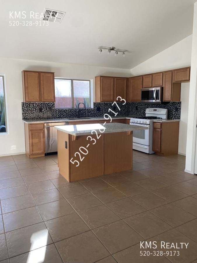 House for rent at 2375 E Calle Arroyo Lindo, Tucson, AZ 85706
