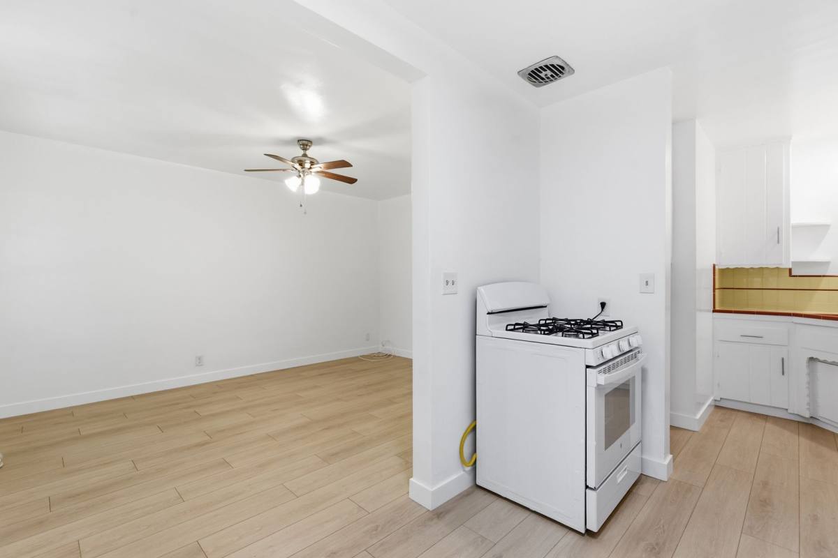 Apartment for rent at 7249 Alabama Ave, Canoga Park, CA 91303