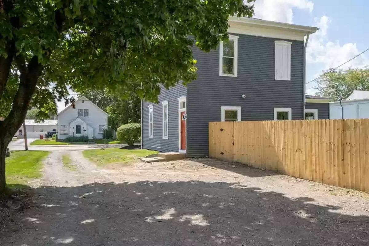 House for rent at 125 E High, London, OH 43140