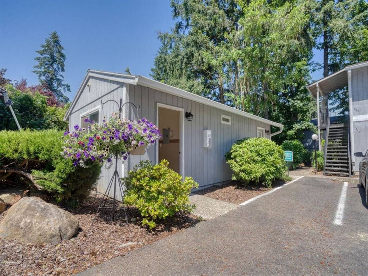 Apartment for rent at 360 S Locust St, Canby, OR 97013