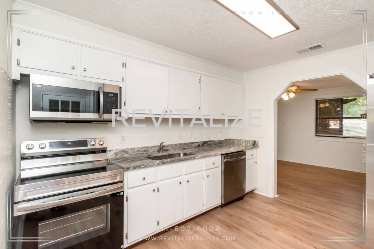 Apartment for rent at 831 James St, Saraland, AL 36571