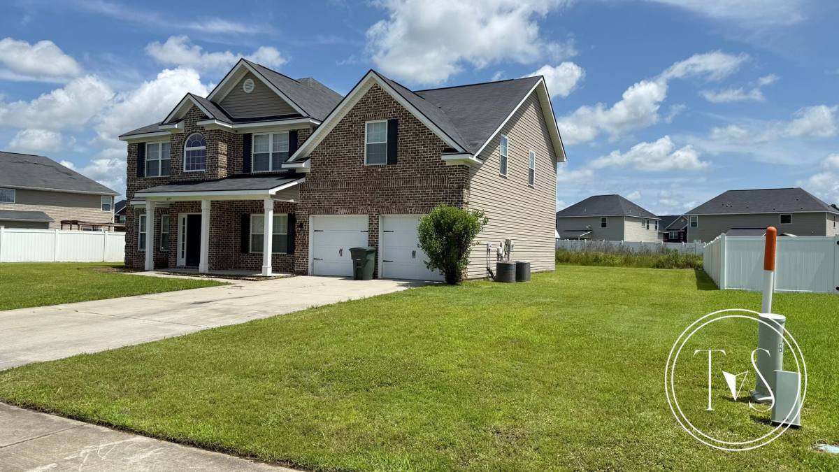 House for rent at 639 Red Oak Lane, Hinesville, GA 31313
