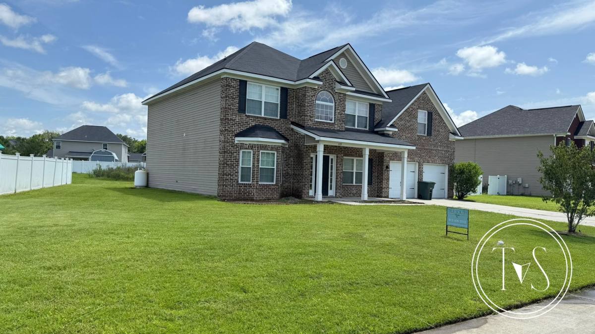 House for rent at 639 Red Oak Lane, Hinesville, GA 31313