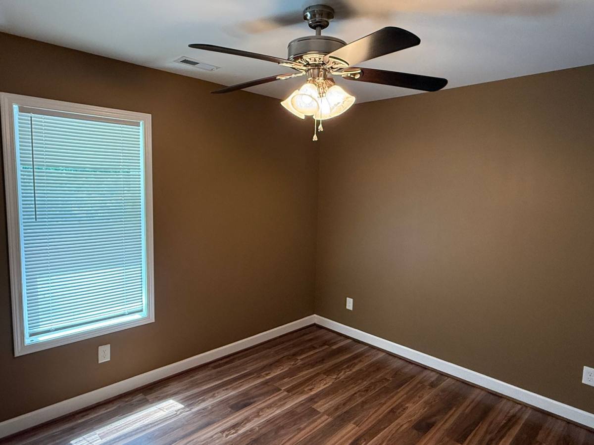 Apartment for rent at 909 N Flint St, Lincolnton, NC 28092