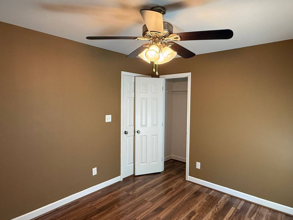 Apartment for rent at 909 N Flint St, Lincolnton, NC 28092