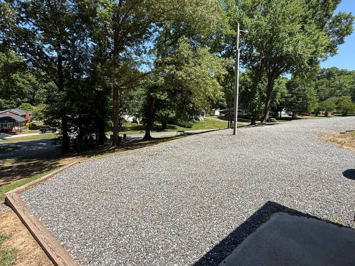Apartment for rent at 909 N Flint St, Lincolnton, NC 28092