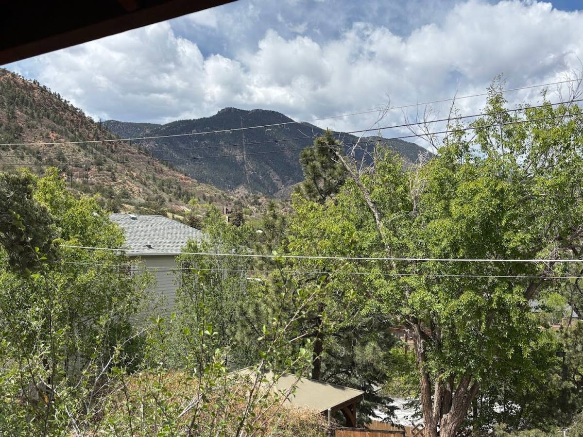 House for rent at 37 Delaware Rd, Manitou Springs, CO 80829