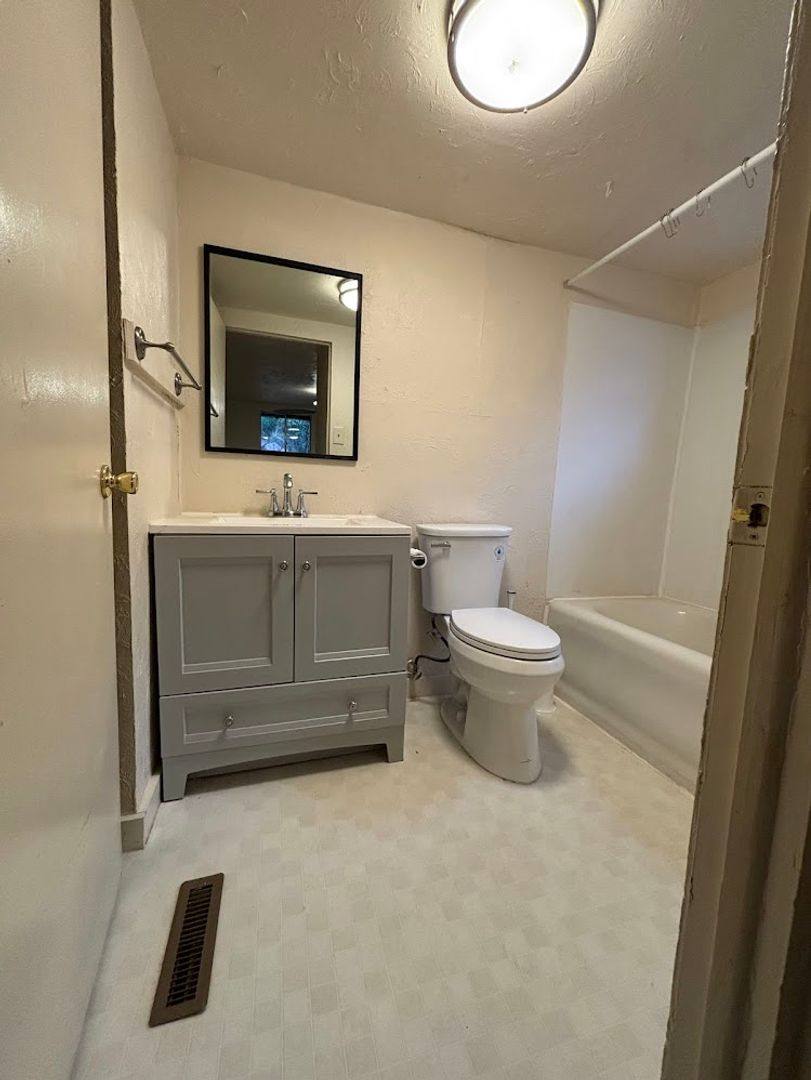 House for rent at 37 Delaware Rd, Manitou Springs, CO 80829