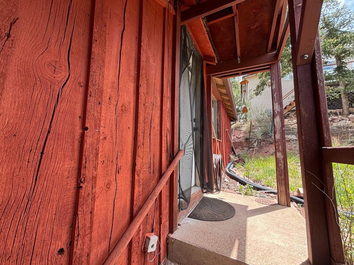 House for rent at 37 Delaware Rd, Manitou Springs, CO 80829