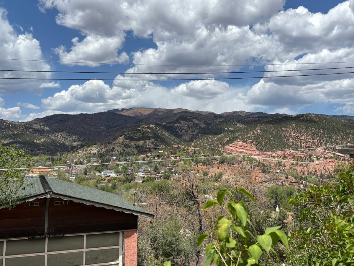 House for rent at 37 Delaware Rd, Manitou Springs, CO 80829