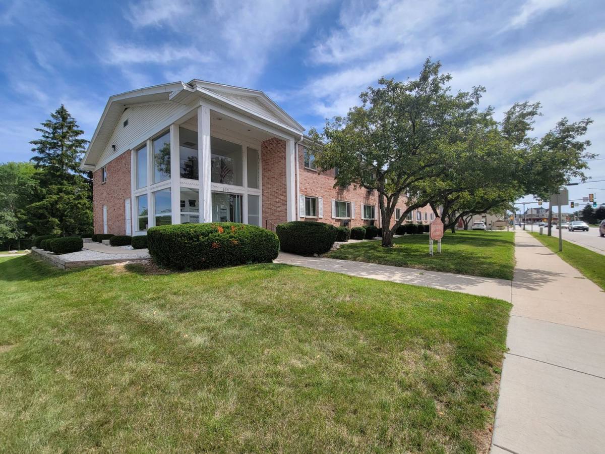 Apartment for rent at 150 E Dekora St, Saukville, WI 53080