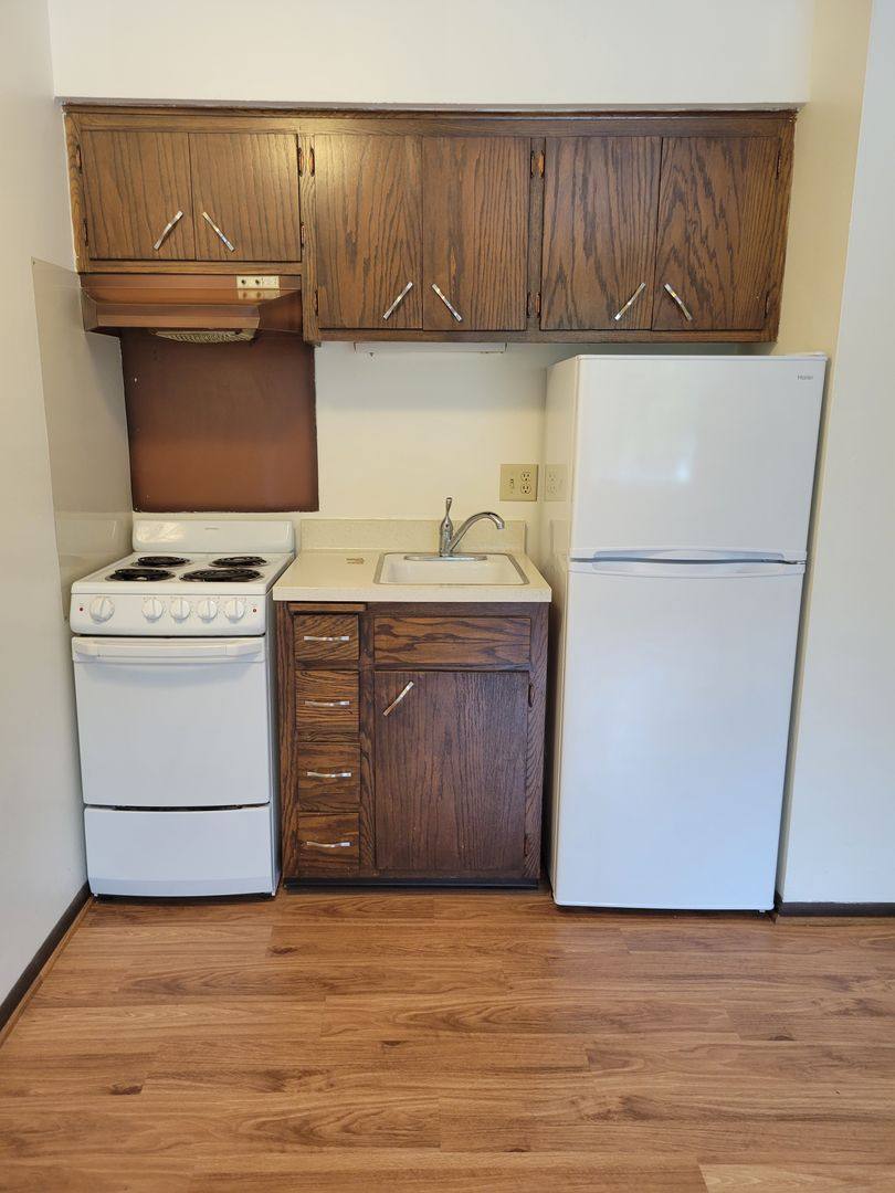 Apartment for rent at 150 E Dekora St, Saukville, WI 53080