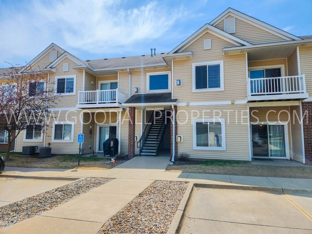 Condo for rent at 1760 SE La Grant Parkway, Waukee, IA 50263