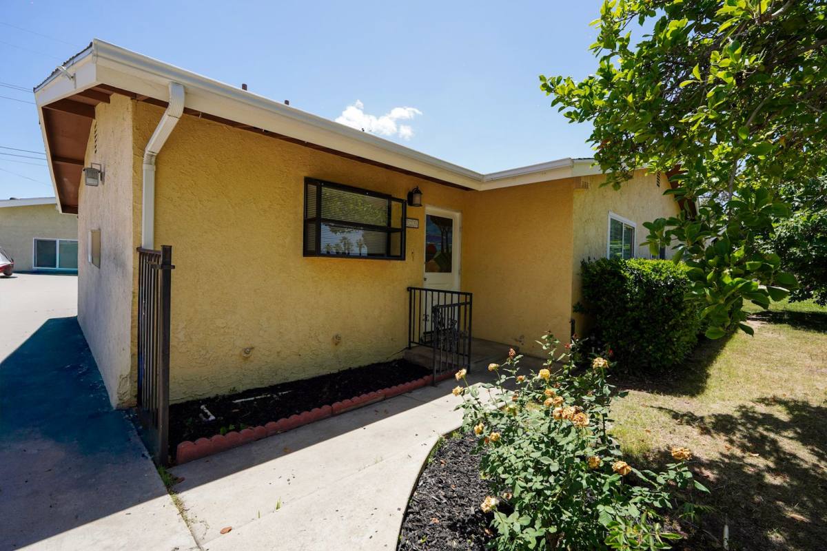 Apartment for rent at 220 Lilac Court, Redlands, CA 92373
