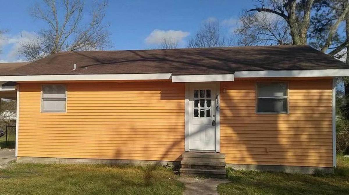 House for rent at 2318 Pacific, Orange, TX 77630