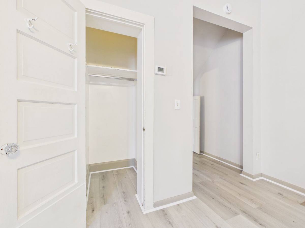 Apartment for rent at 242 Harris St, Harrisburg, PA 17102