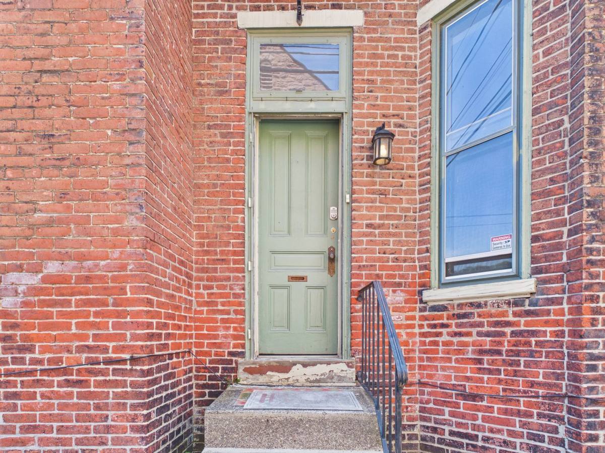 Apartment for rent at 242 Harris St, Harrisburg, PA 17102