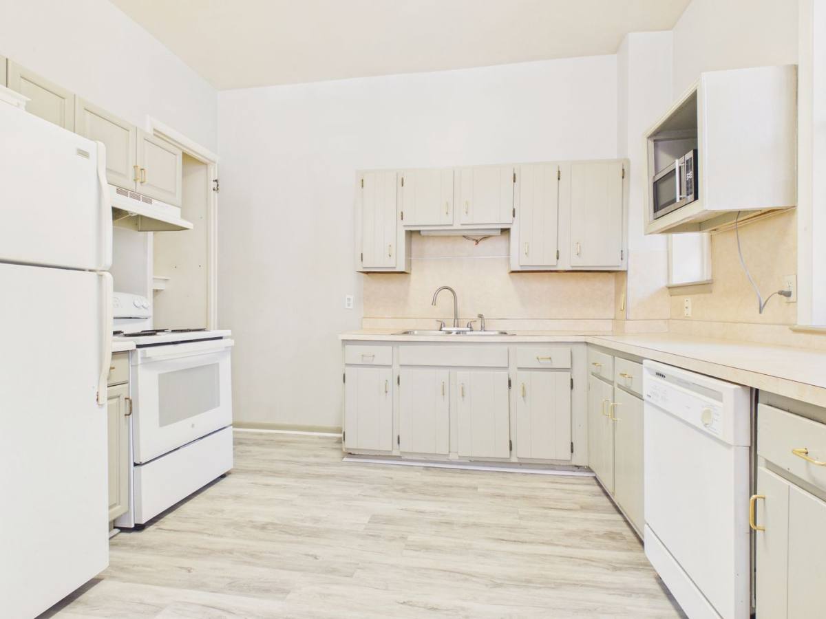 Apartment for rent at 242 Harris St, Harrisburg, PA 17102