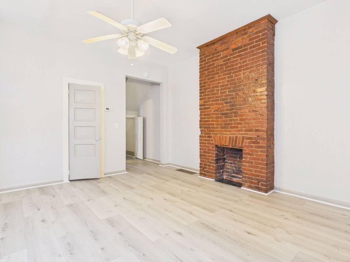 Apartment for rent at 242 Harris St, Harrisburg, PA 17102
