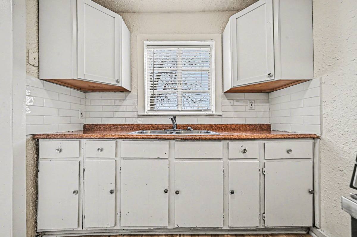 House for rent at 4216 Cleveland Ave, Kansas City, MO 64130