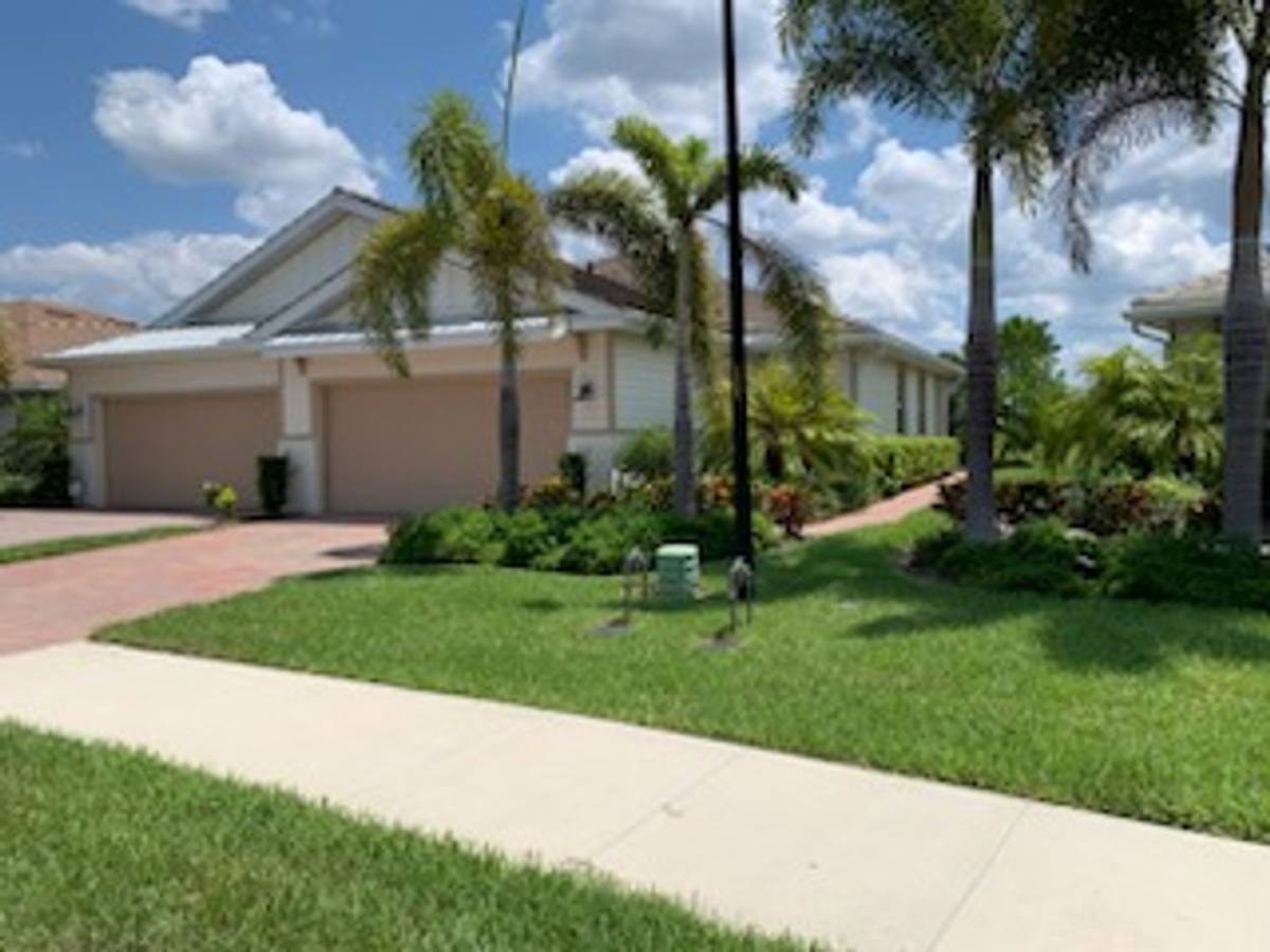 House for rent at 14631 Edgewater Circle, Naples, FL 34114