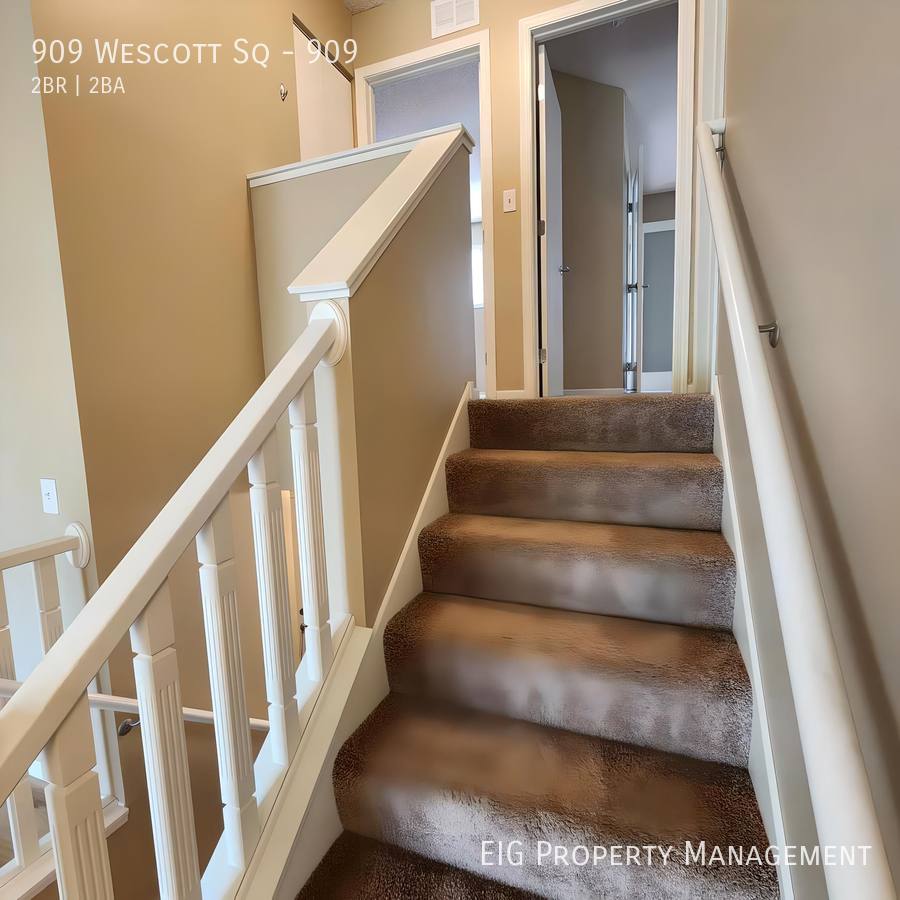 Townhouse for rent at 909 Wescott Square #909, Saint Paul, MN 55123