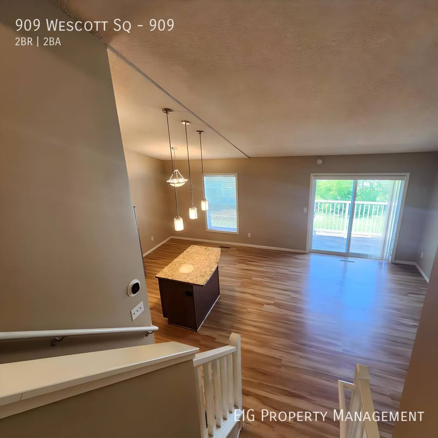 Townhouse for rent at 909 Wescott Square #909, Saint Paul, MN 55123