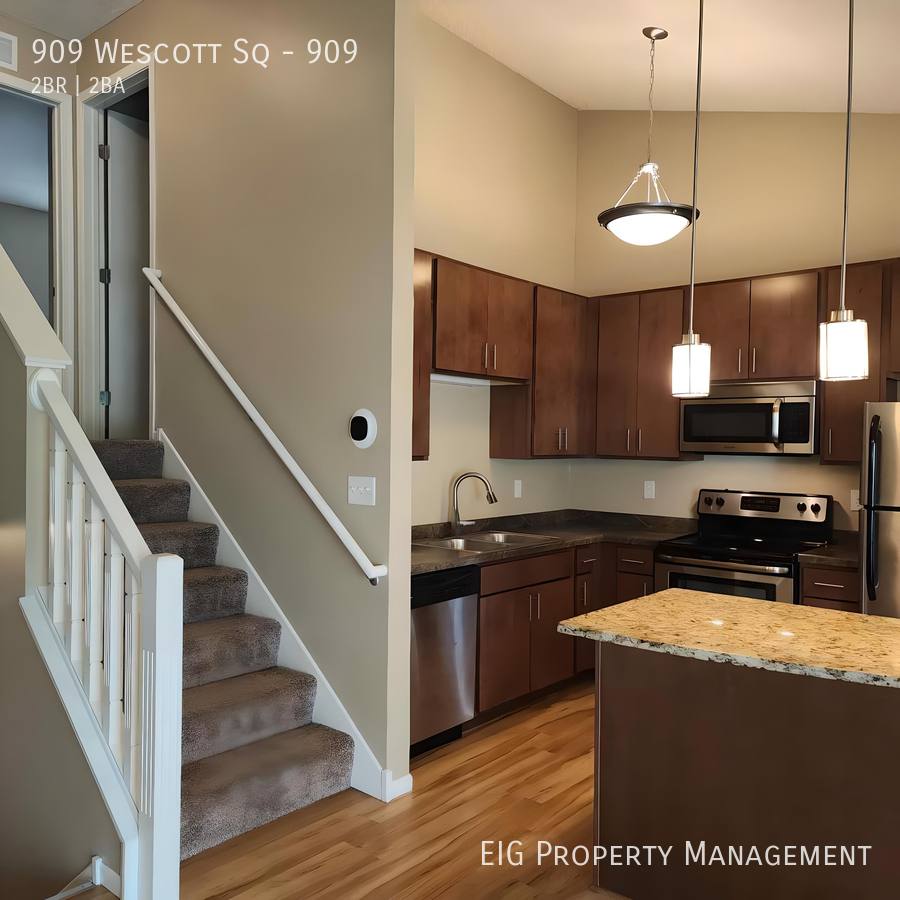 Townhouse for rent at 909 Wescott Square #909, Saint Paul, MN 55123