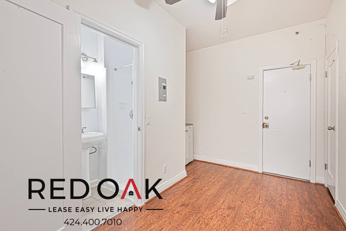 Condo for rent at 2743 San Marino St #201B, Los Angeles, CA 90006