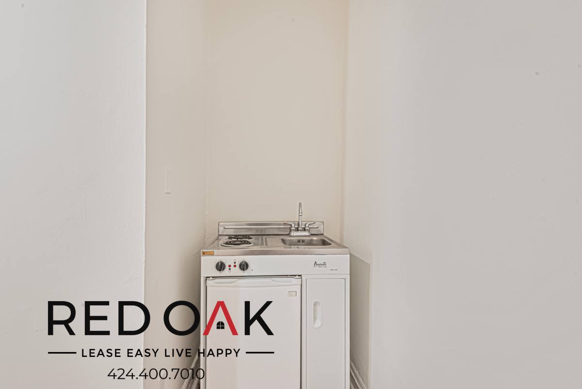 Condo for rent at 2743 San Marino St #201B, Los Angeles, CA 90006