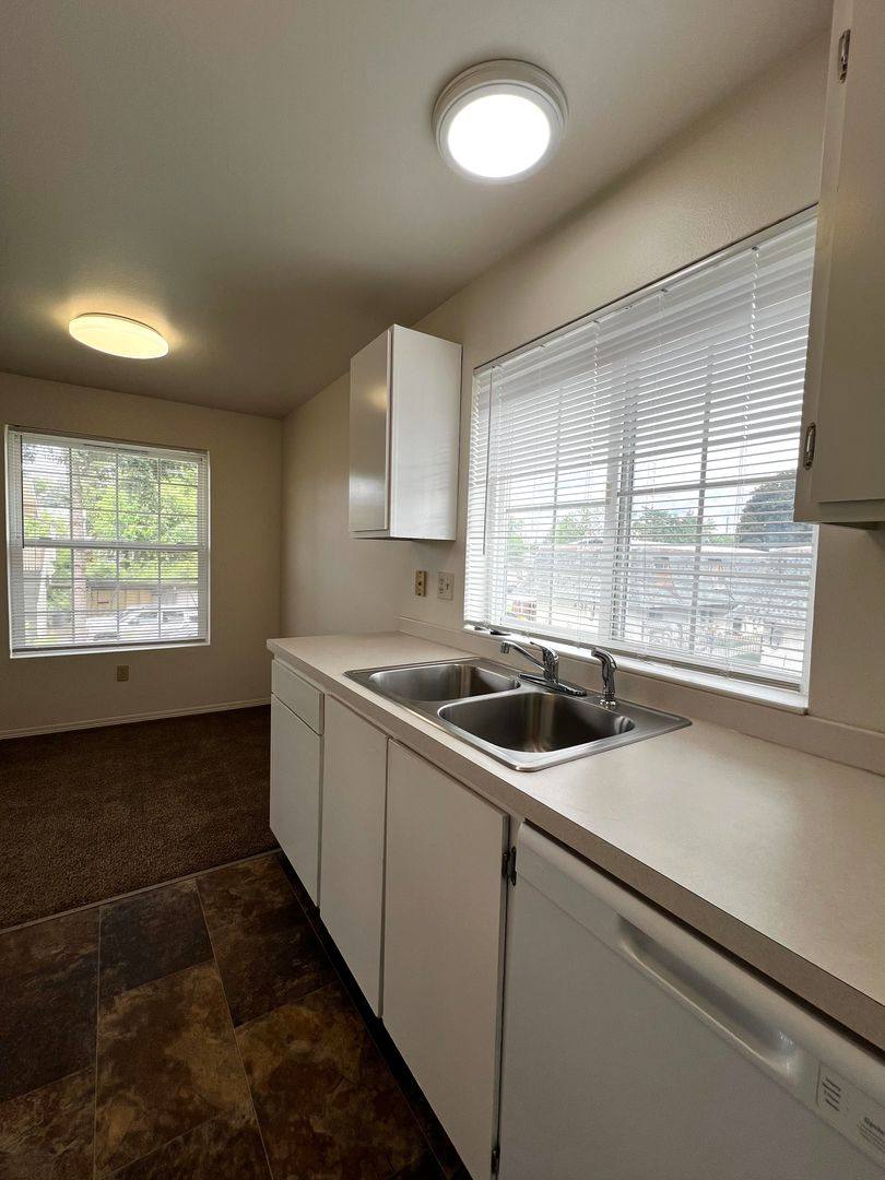 Apartment for rent at 1409 Folsom Ave, Yakima, WA 98902