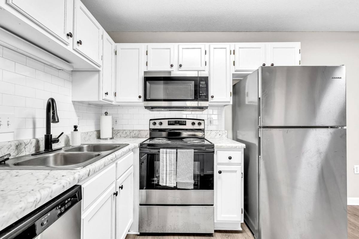 Apartment for rent at 1911 Walker Ave, Greensboro, NC 27403