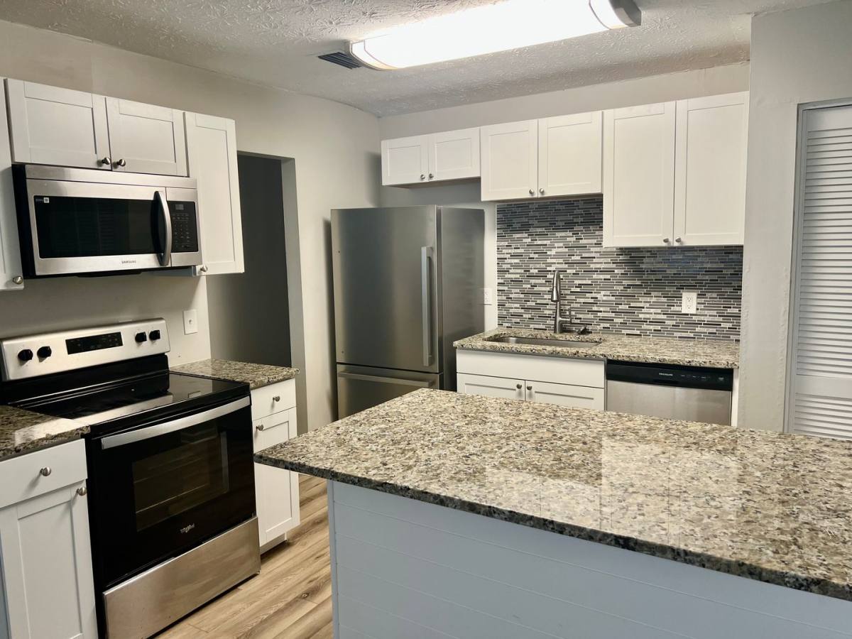 House for rent at 10964 Bacall Rd W, Jacksonville, FL 32218